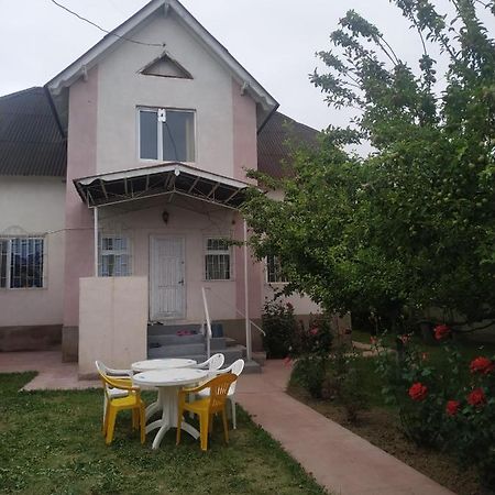 Guest House Regina Bulan Sogottuu Exterior foto