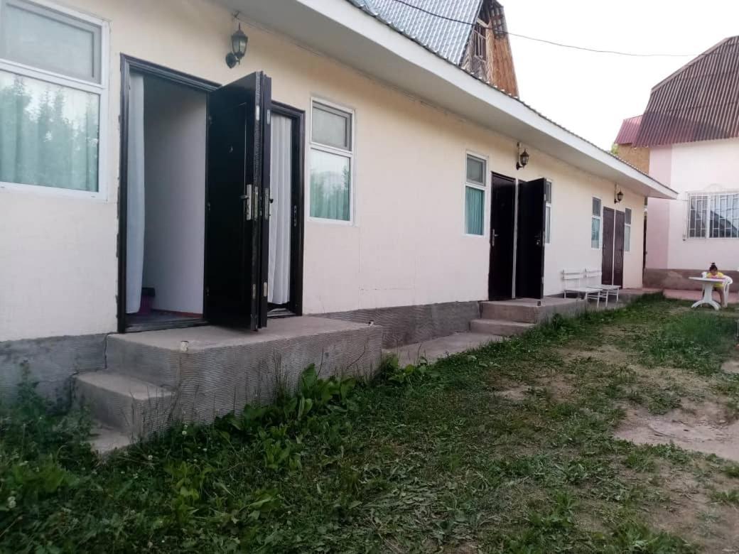 Guest House Regina Bulan Sogottuu Exterior foto